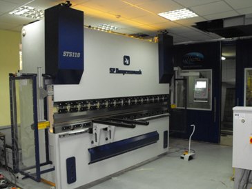 Внимание!!! Наша организация запустила в производство бюджетную линейку высокоточных листогибочных прессов с системами ЧПУ!!!