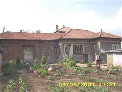 Болгария Варна - Просторный дом для продажa в типичном болгарском стиле, в маленьком городе