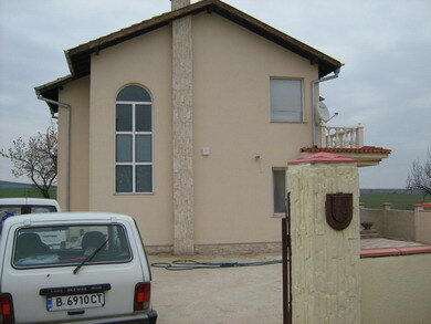 Болгария, Двухетажный дом для продажа, на 8 км. от побережье Черного моря
