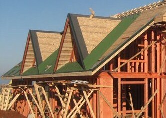 Кровельщики, плотники.