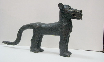 Африканская бронзовая скульптура.