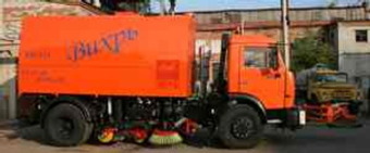  Подметально-уборочная машина КО-318 «Вихрь» 