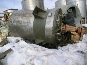 Емкость нержавеющая,объем — 4 куб.м.,с мешалкой