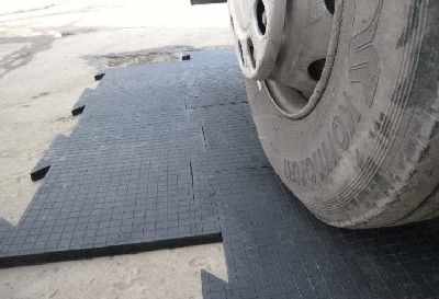 Резиновые плиты для пола в гараж для грузовых автомобилей